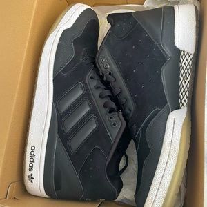 Adidas Artforum black and white sneakers. Men’s size 12!! Good condition